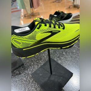 Men’s Brooks. Size 10.5 brand new